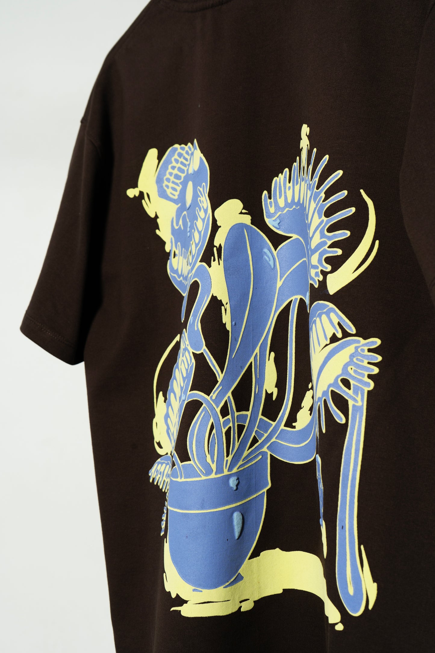 "Venus Flytrap" Oversized Dark Brown T-Shirt